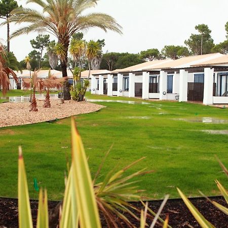 페스타나 빌라 솔 골프 앤 리조트 호텔 빌라모라 외부 사진 A typical resort in Quinta do Lago