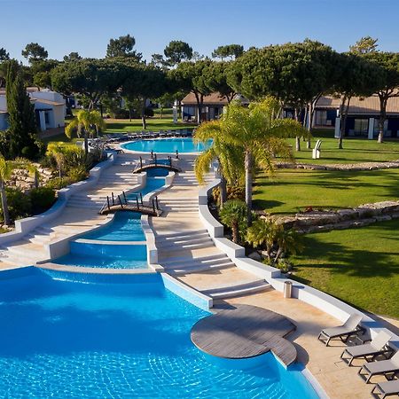 페스타나 빌라 솔 골프 앤 리조트 호텔 빌라모라 외부 사진 The resort's swimming pool