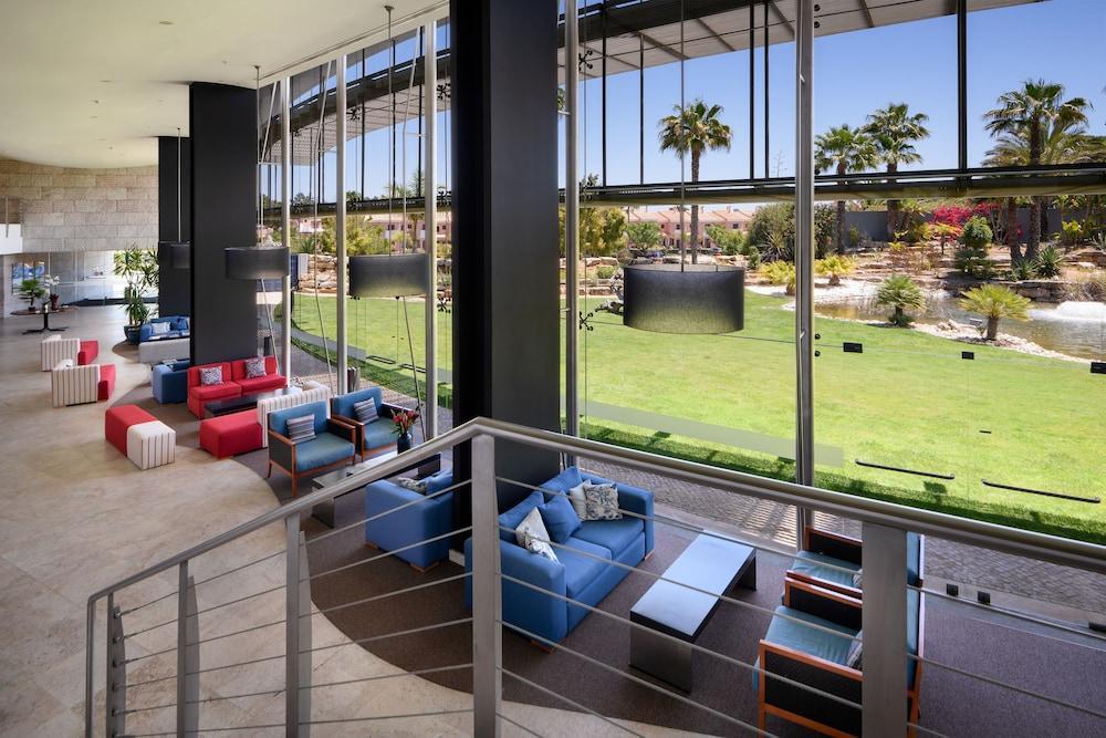 페스타나 빌라 솔 골프 앤 리조트 호텔 빌라모라 외부 사진 The lobby of the Westin Mission Hills Resort & Golf Club