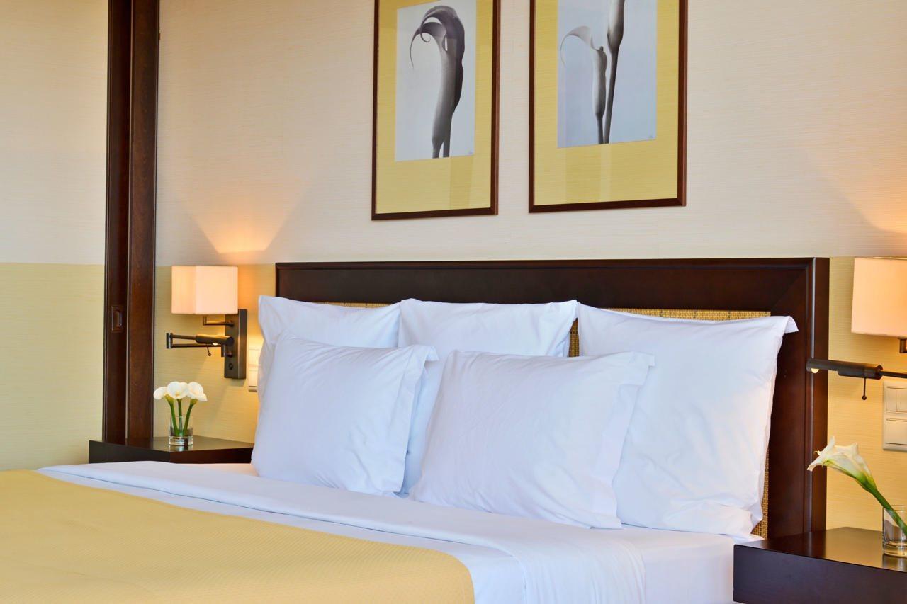 페스타나 빌라 솔 골프 앤 리조트 호텔 빌라모라 외부 사진 A bedroom at the hotel