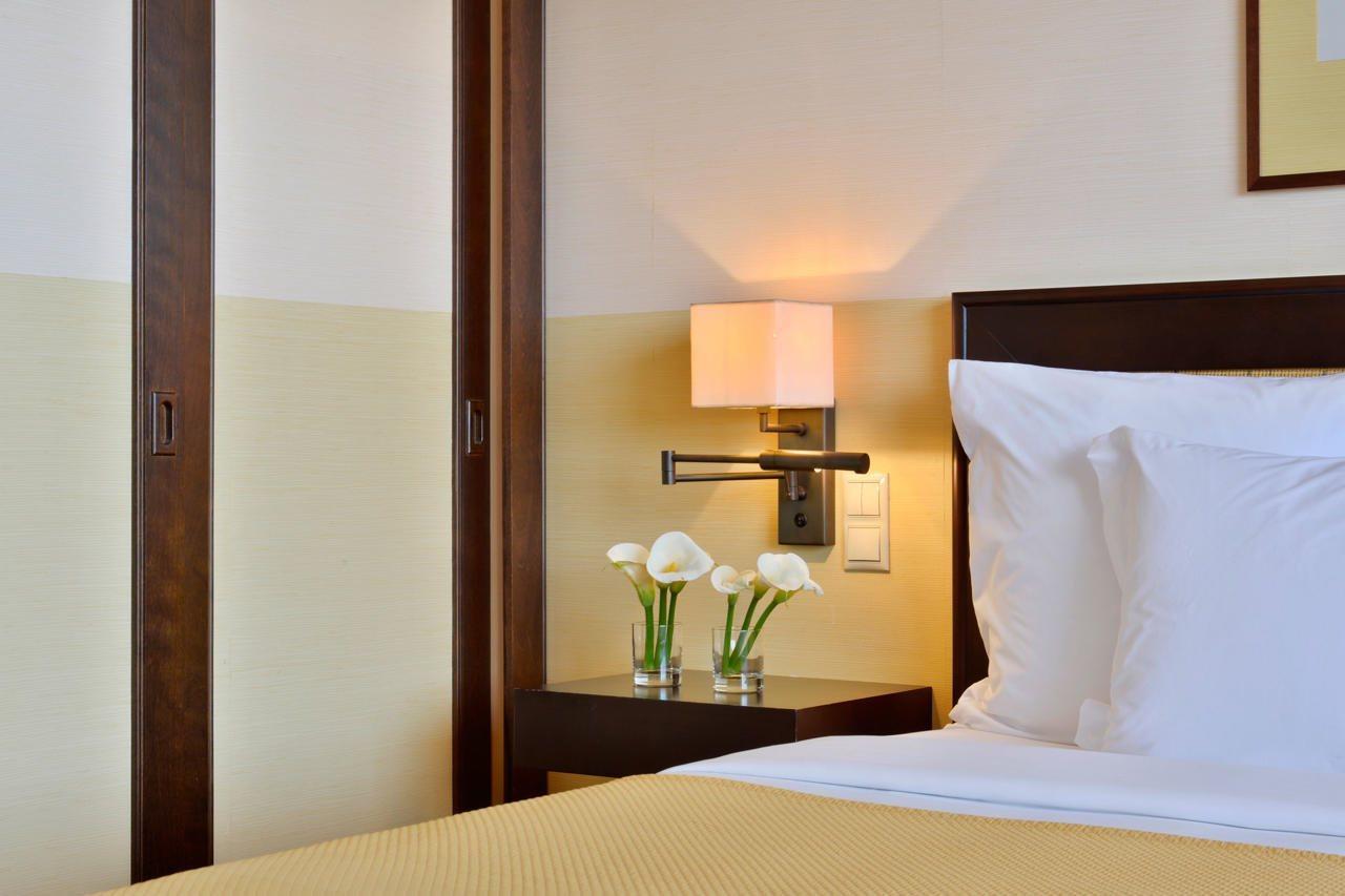 페스타나 빌라 솔 골프 앤 리조트 호텔 빌라모라 외부 사진 A wall-mounted light