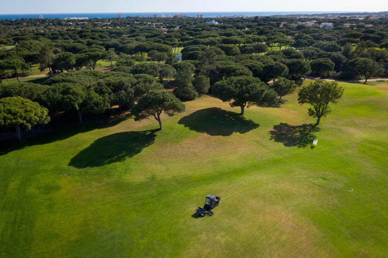 페스타나 빌라 솔 골프 앤 리조트 호텔 빌라모라 외부 사진 Golf course in Quinta do Lago
