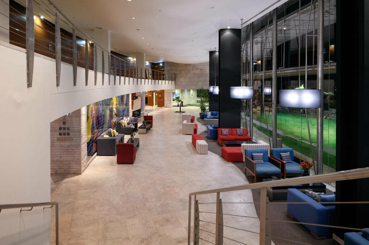 페스타나 빌라 솔 골프 앤 리조트 호텔 빌라모라 외부 사진 The lobby of the hotel